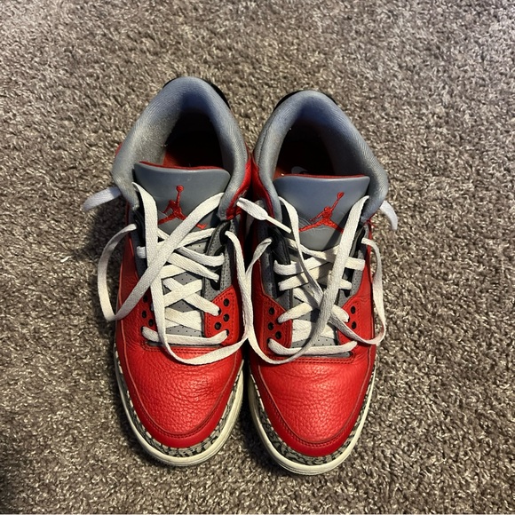 Jordan 3s - Picture 7 of 14